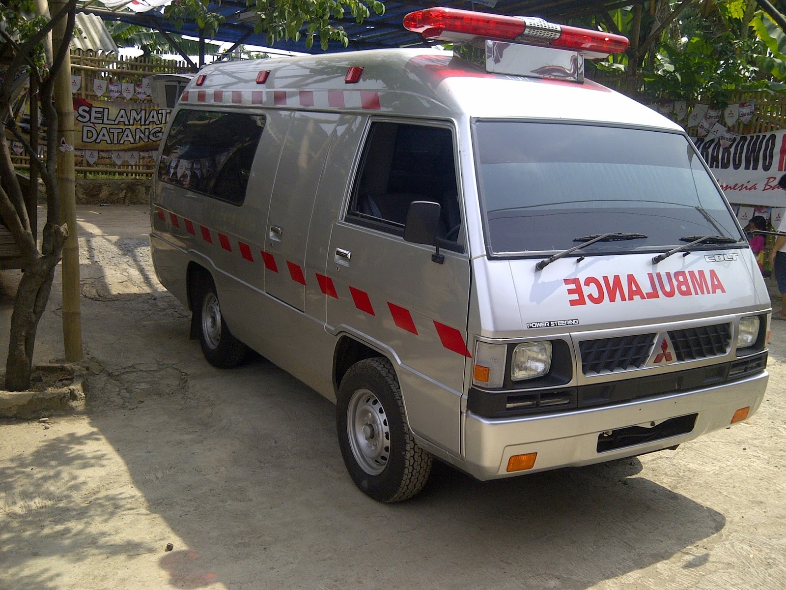 Jual Mobil Ambulance dan Modifikasi Mobil ambulance Dealer Mobil Ambulan Mitsubishi L300