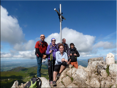 Aizkorri mendiaren gailurra 1.523 m. -- 2017ko maiatzaren 14an Aizkorri mendiaren gailurra 1.523 m. -- 2017ko maiatzaren 14an