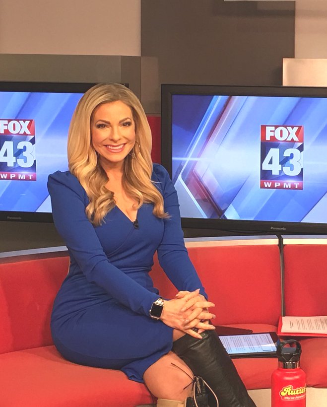 THE APPRECIATION OF NEWSWOMEN WEARING BOOTS BLOG THE AMY LUTZ STYLE FILE