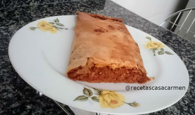 Rulo picante de pasta filo