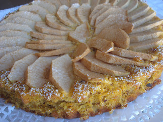 Prajitura zemoasa cu morcovi si mere