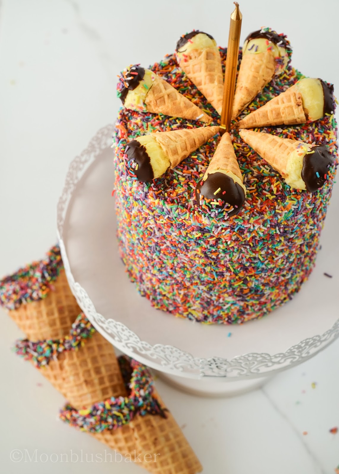 The moonblush Baker The other side // Ice cream sprinkle cake with