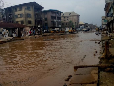 2 Photos: The Terrible state of Faulks Road, Aba