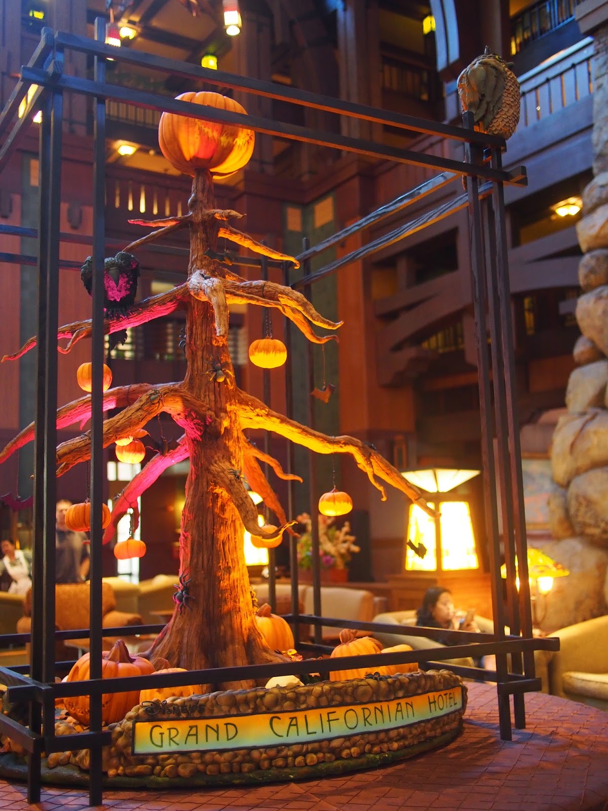 Disney Avenue: A Walk in the Park: Disneyland Edition - Halloween "Tree ...