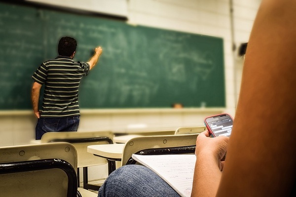 Study reveals that gadgets in classrooms can lead to failing grades