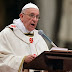 El Papa criticó a los usureros y pidió que no le falte trabajo a las familias