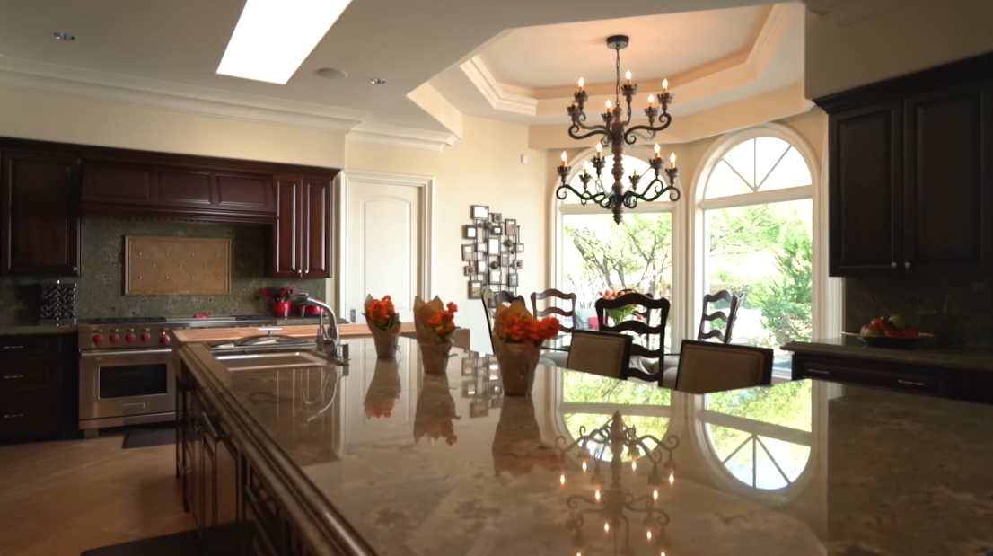 Tour Coachella Valley, CA Luxury Classic Mansion vs. 19 Interior Design Photos