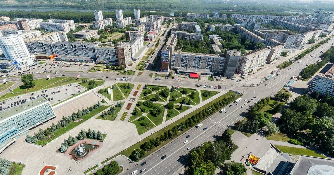 Красочная зима: 50 фотофактов о воспетом Маяковским сибирском городе
