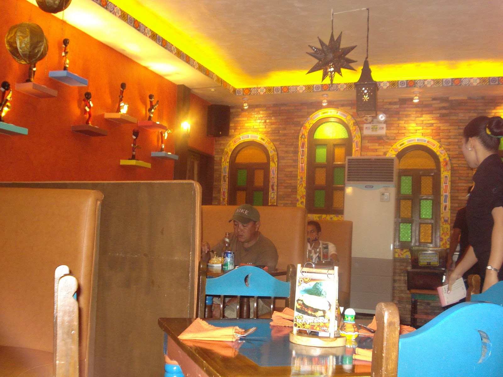 Injunga Blog Moon Cafe Dumaguete