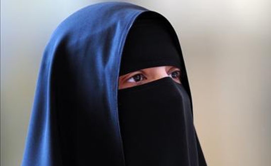 Mujer musulmana convertida al cristianismo en Somalia