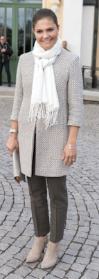 Manteau Mayla / bottes Af Klingberg / pochette By Malene Birger