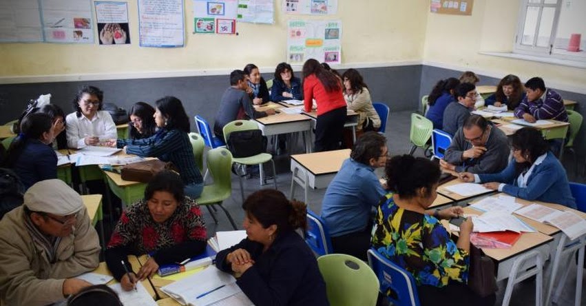 DRELM capacitará a docentes de educación secundaria - www.drelm.gob.pe DRELM capacitará a docentes de educación secundaria - www.drelm.gob.pe