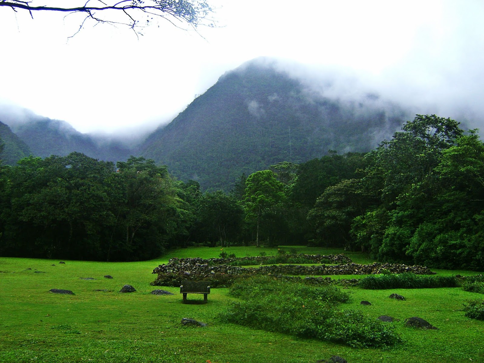 El valle de antón, el pueblo sobre una caldera de volcán inmensa