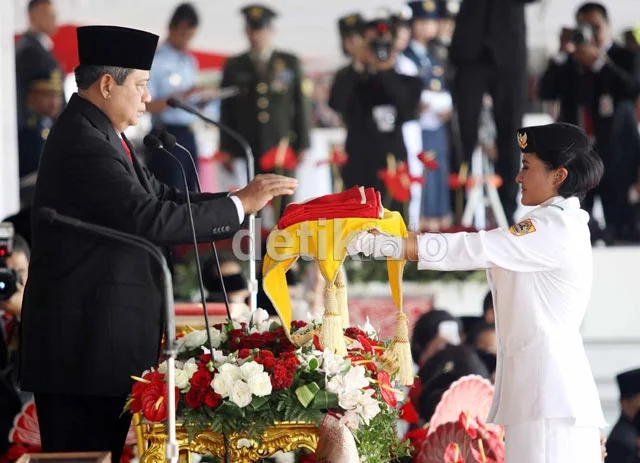 Pembawa baki tahun 2012