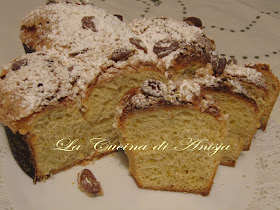 http://lacucinadianisja.blogspot.it/2012/04/la-colomba-delle-sorelle-simili-e-una.html