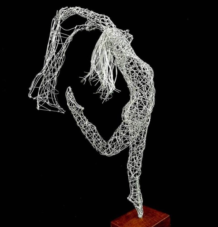 Simone Wojciechowski Скульптуры из проволоки. Simone Wojciechowski