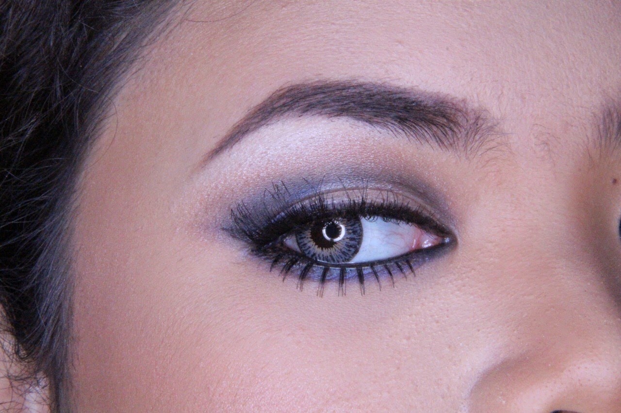 Глаз человека. Look my eyes. Сероголуюые глаза мужские. T. And eyes to eyes is this.