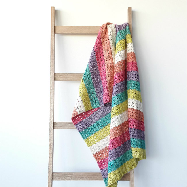 Crochet blanket pattern: Sea Shell Crochet Blanket | Happy in Red