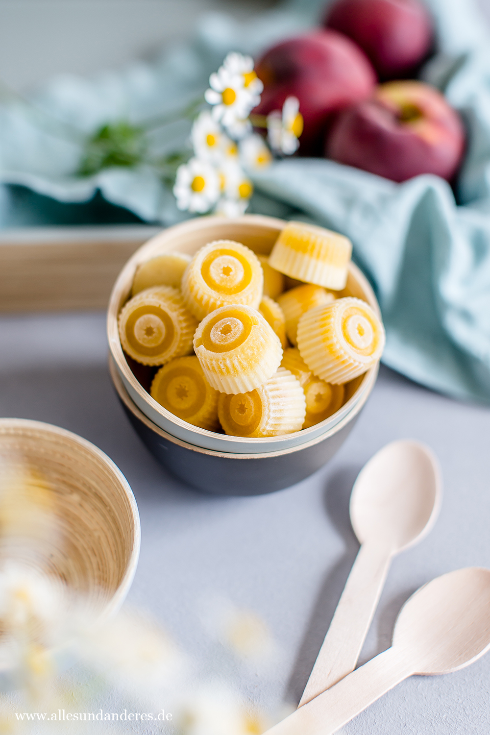 Schnelle Pfirsich-Eis-Pralinen mit Joghurt | Alles und Anderes