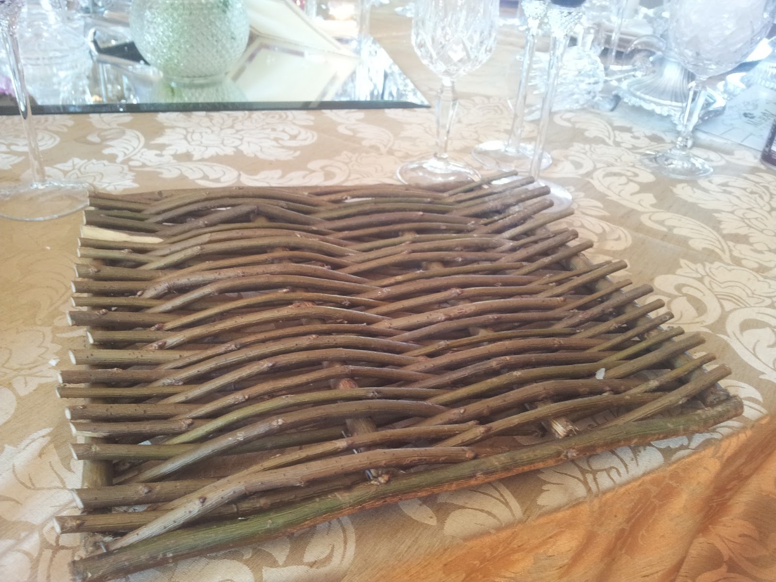 WEDDING FLOWERS &DECOR DESIGN WOOD UNDERPLATES ARRIVED!