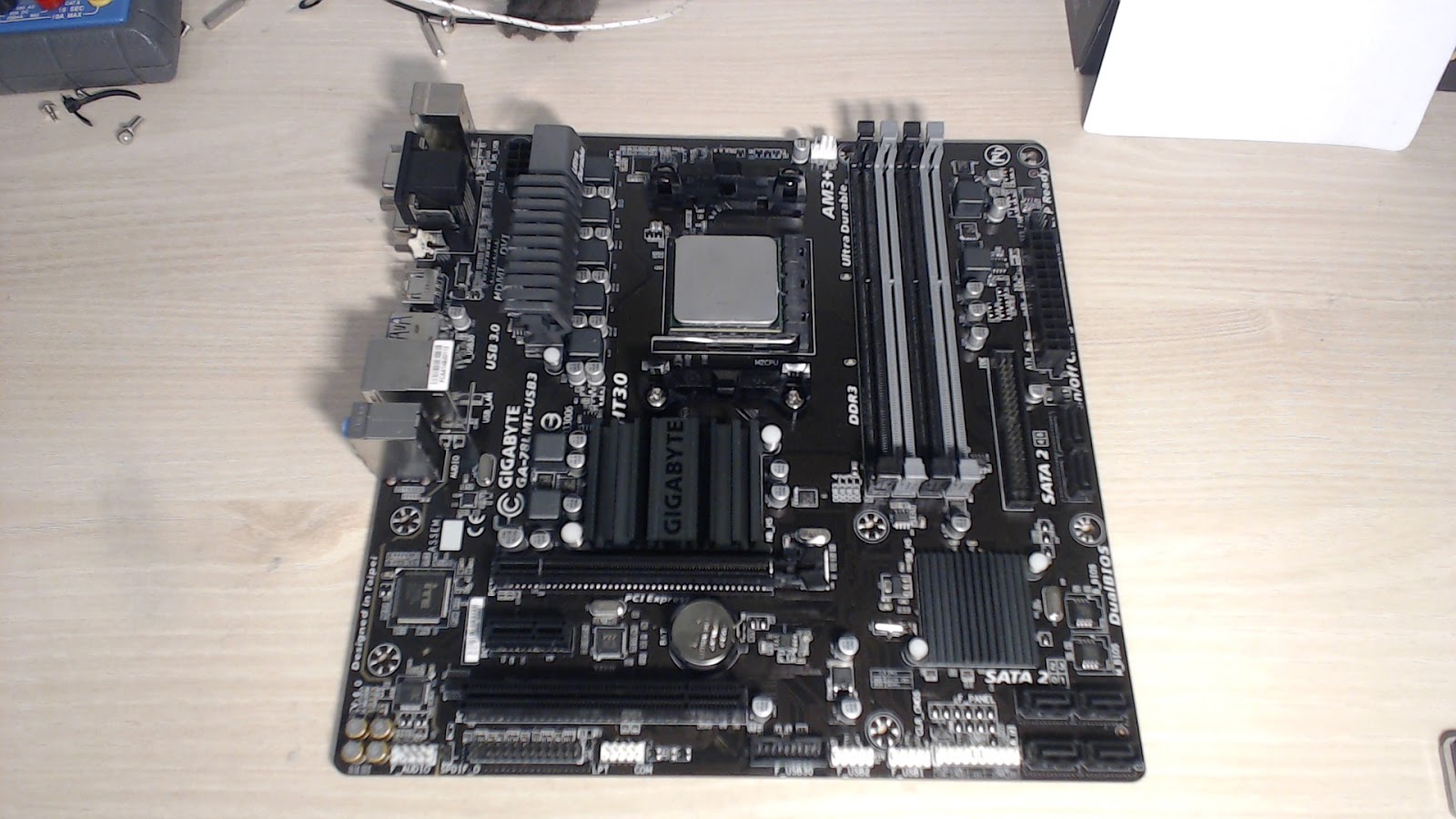 1. Gigabyte ga-78lmt-usb3. 6. материнская плата gigabyte ga-78lmt-usb3. Ga-78lmt-usb3 r2.