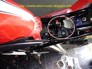 Cara pasang alarm motor pada Honda CBR150r New LED Cara pasang alarm motor pada Honda CBR150r New LED