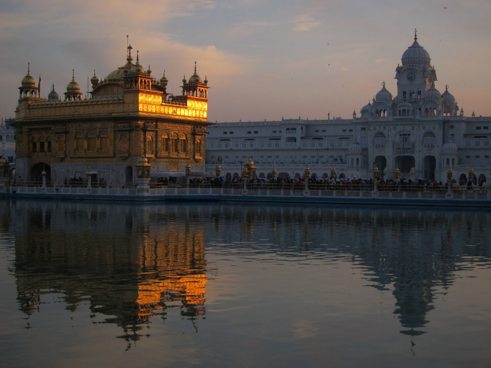Worldtour 2011 - 2012: 27th January: Sunset on the Golden Temple