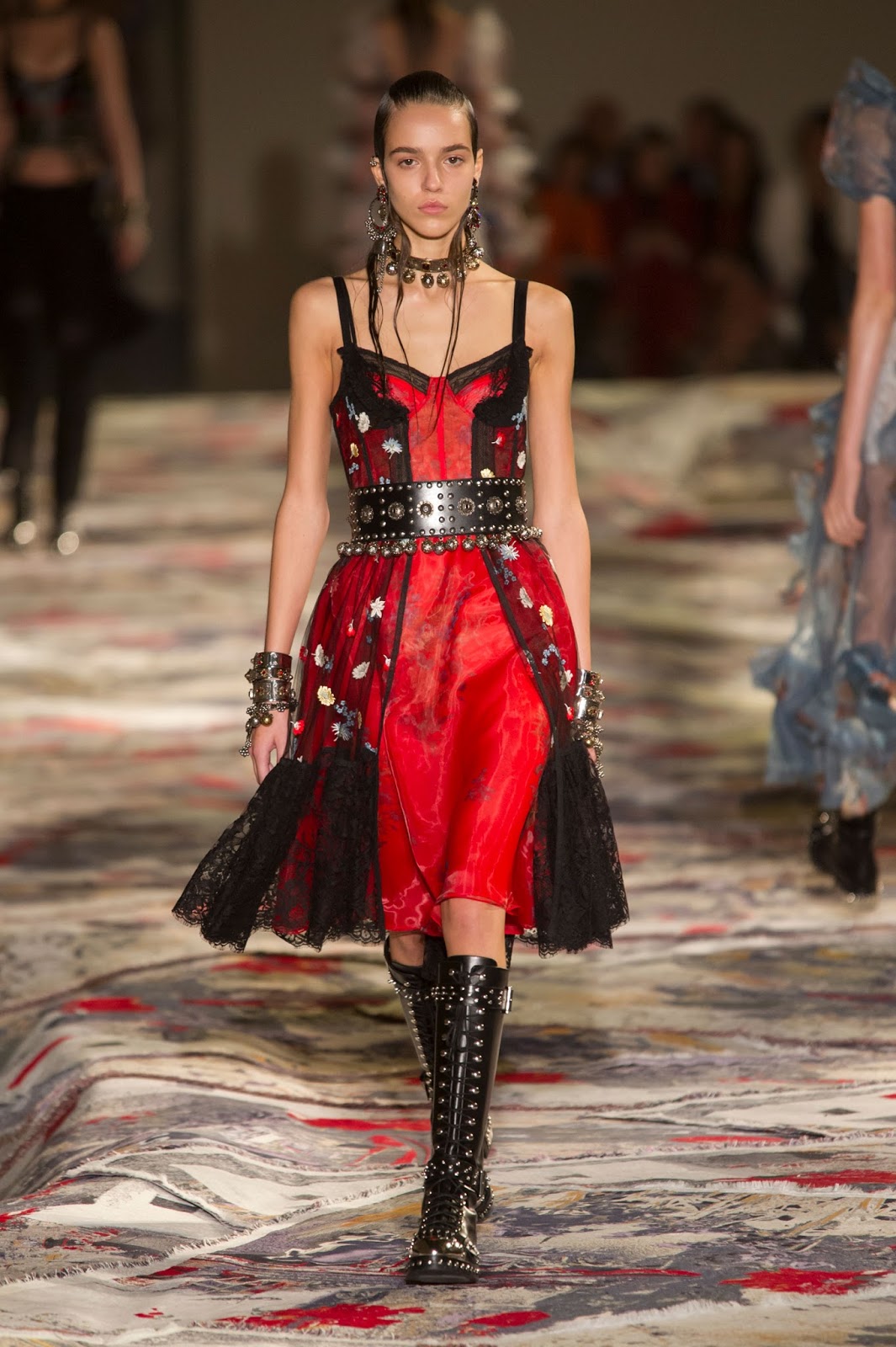 Paris Fashion Week: MCQUEEN MAGNIFICENT