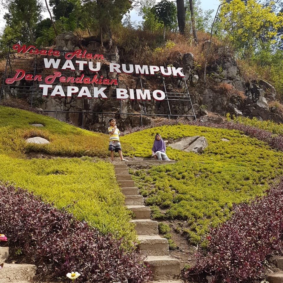 Wisata Alam Watu Rumpuk Dan Pendakian Tapak Bimo