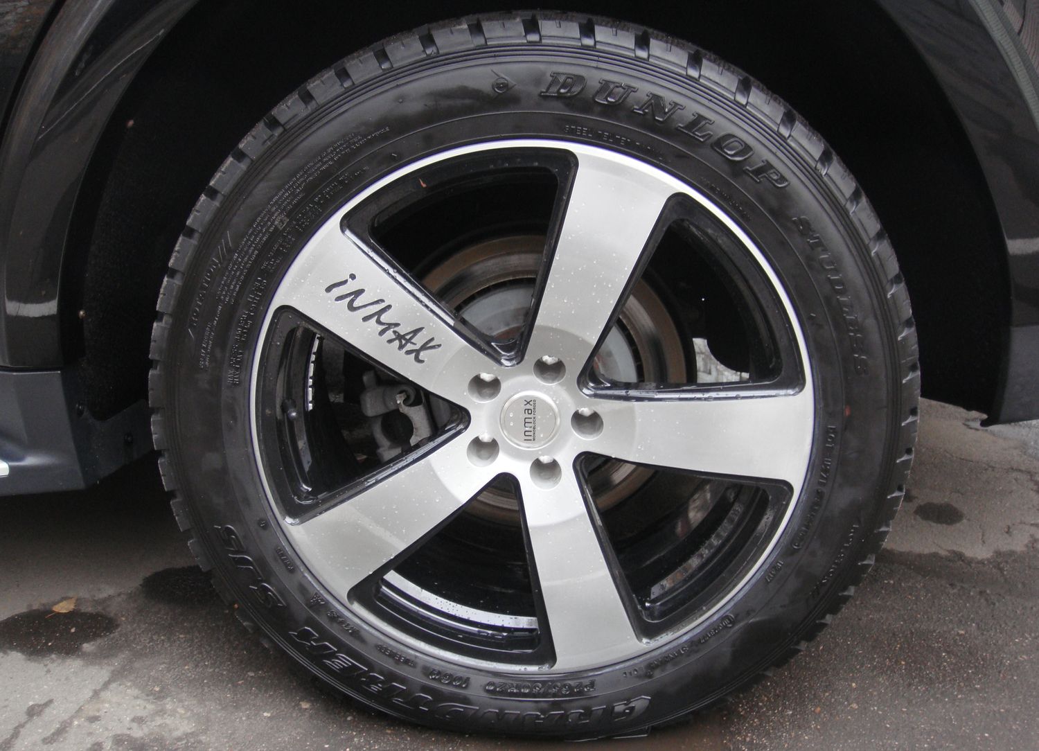 гравировка на диске. диски хром гальваника для хс90 1 поколение. гравировка на автодисках. гравировка на автомобиле. лазерная гравировка на автомобильных дисках.