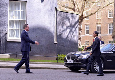 Presiden Jokowi bertemu Perdana Menteri Kerajaan Inggris PM David Cameron di Downing Street 10 di London