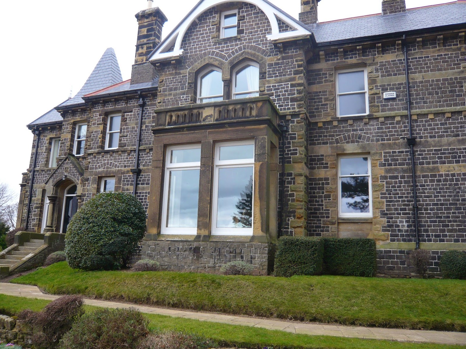 Dave Perry's logbook Another Whinstone house, Undercliffe Hall, Great