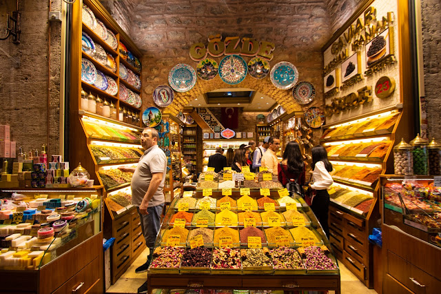 Bazar delle Spezie o Mercato egiziano (Misir Carsisi)-Istanbul Bazar delle Spezie o Mercato egiziano (Misir Carsisi)-Istanbul