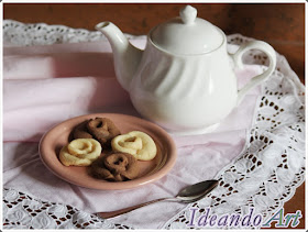 Galletas de rosas de chocolate y vainilla