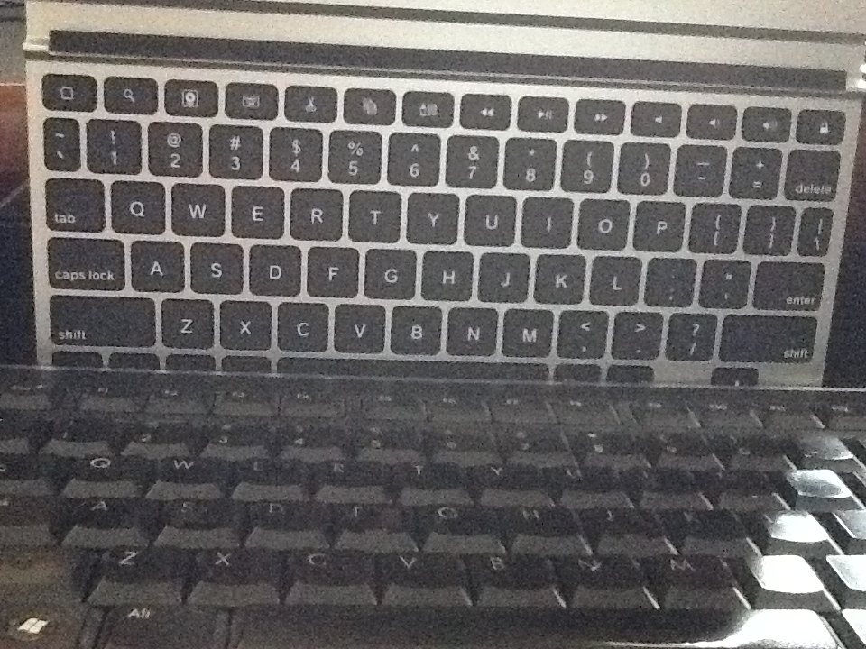 Aunty JuJu's Perspective A review of the ZAGG Folio iPad 2 Keyboard