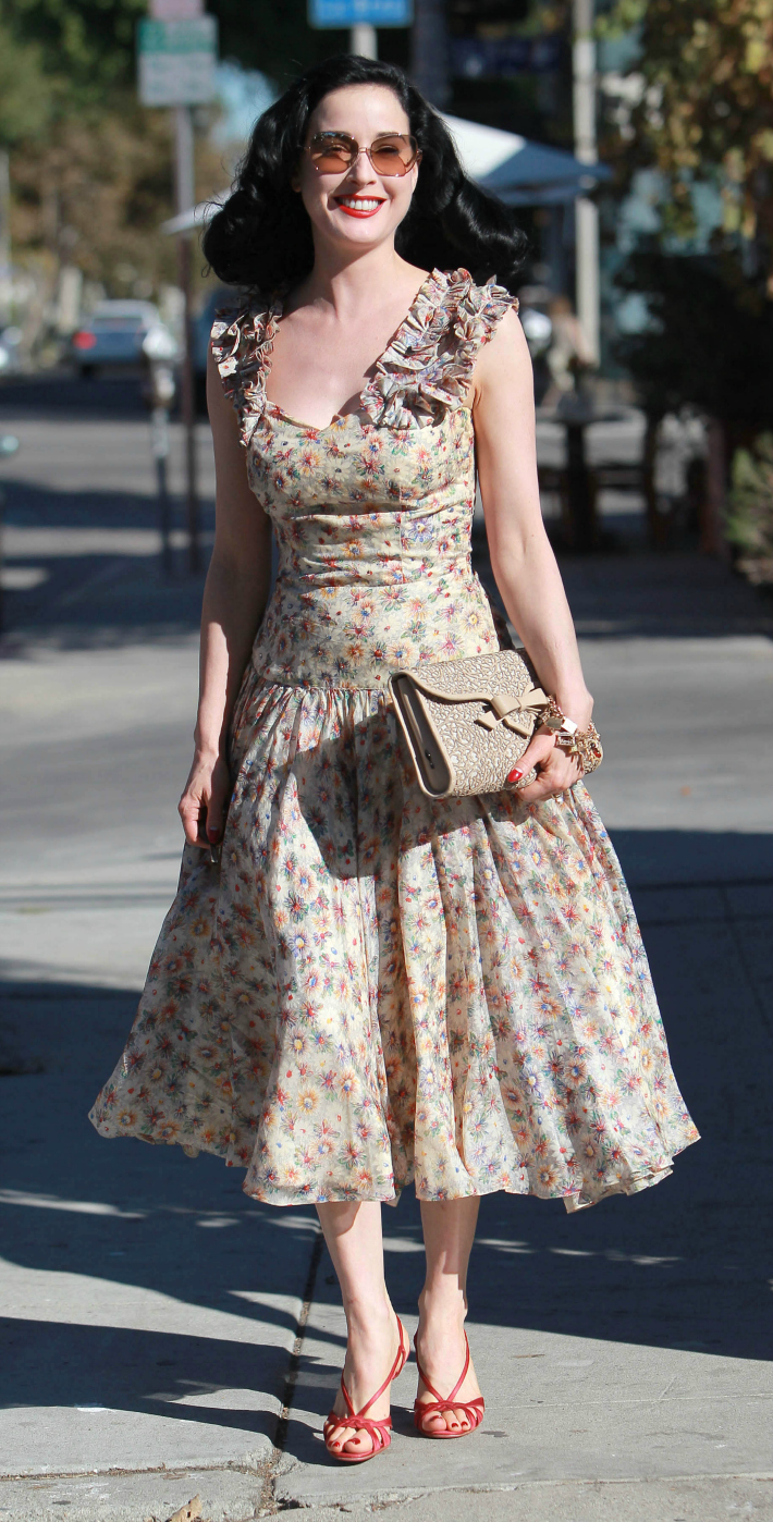 The Amazing Style Of Dita Von Teese Barefoot Duchess A
