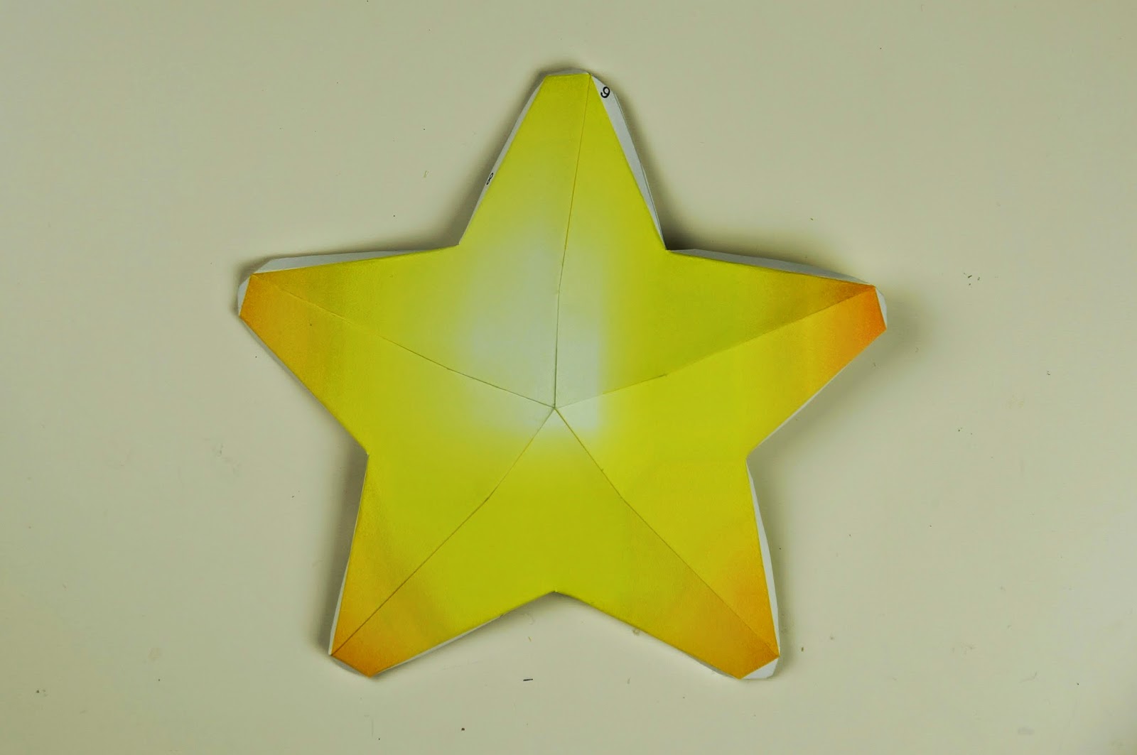 Otaku Crafts: Mario Super Star Tree Topper (Papercraft)