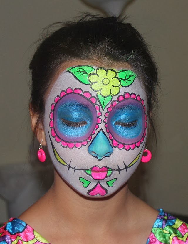 face-painted-day-of-dead-sugar-skull-mask-tutorial-paint-savvy