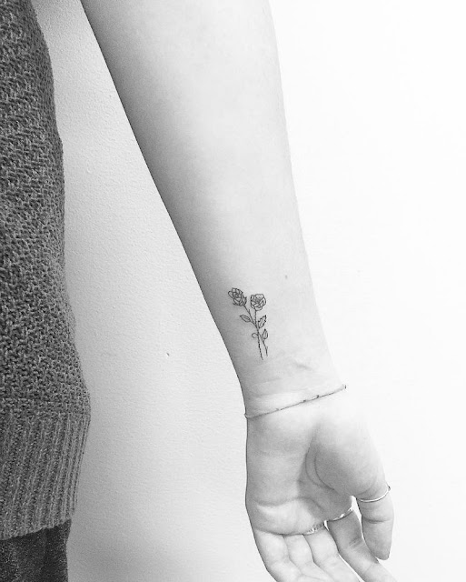 Mini tatuagens de flores para as mulheres Mini tatuagens de flores para as mulheres