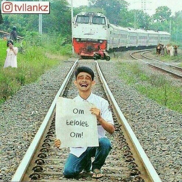 Kumpulan Foto `Om Telolet Om` yang Lucu Banget Kumpulan Foto `Om Telolet Om` yang Lucu Banget