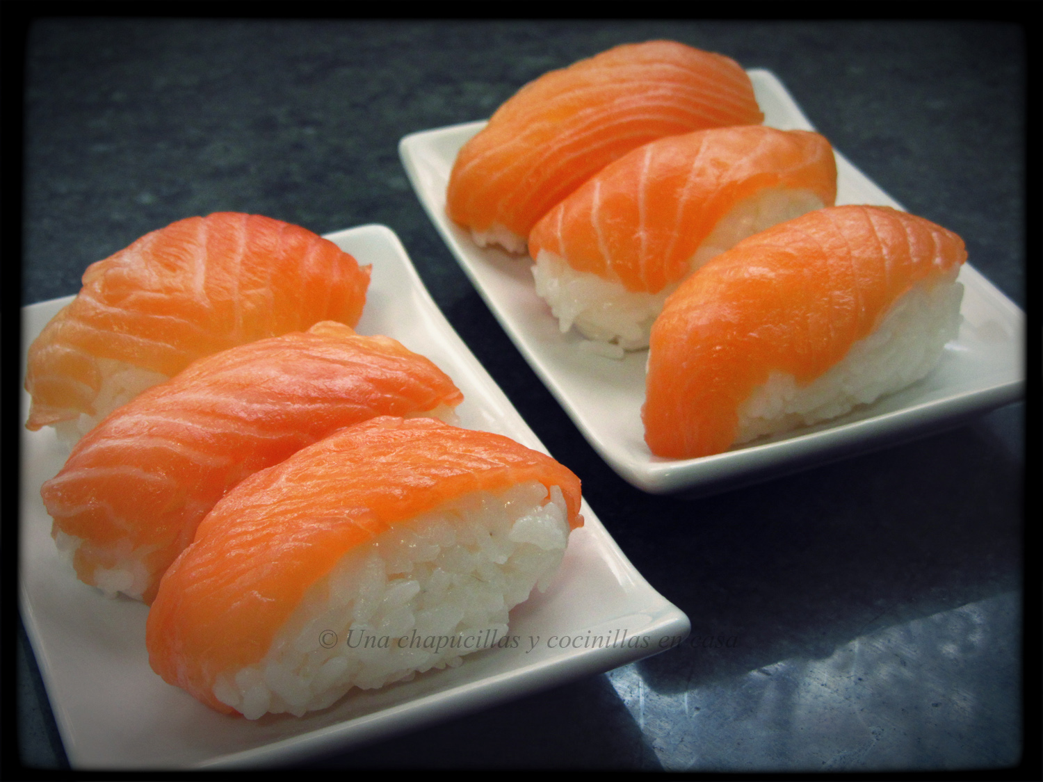 sushi con salmon