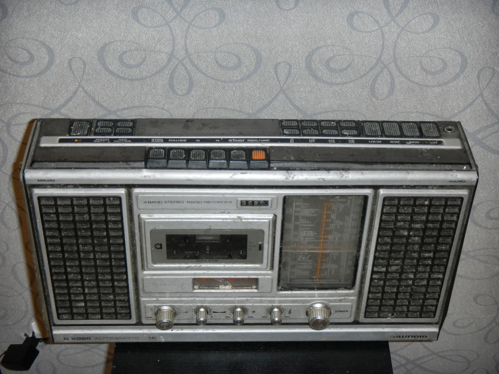 Infrequent Sound [sex.tex] technology Grundig C9000 automatic