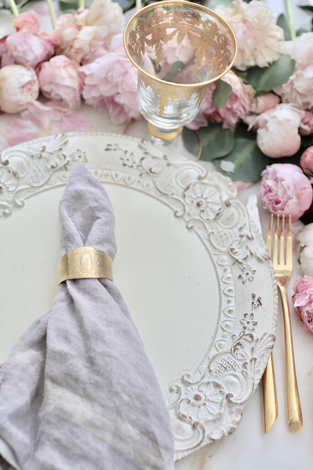 3 ideas on a dime Romantic inspired place settings FRENCH COUNTRY