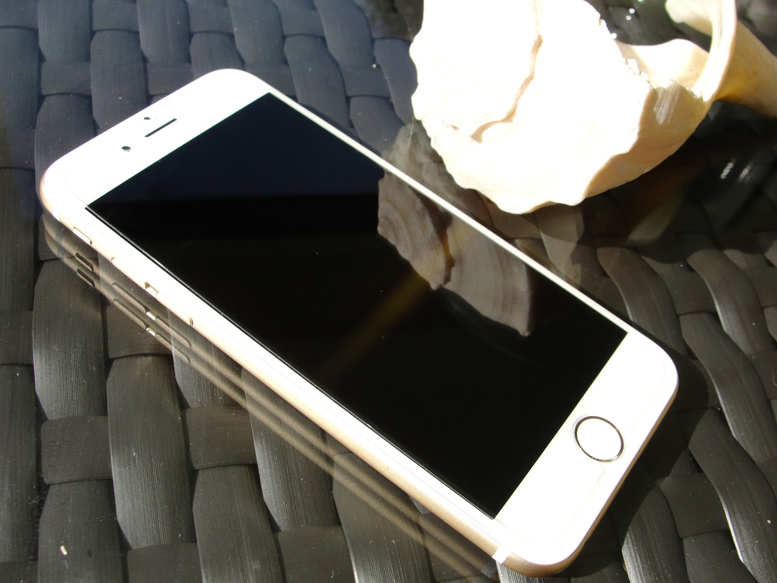 THE BEST IPHONE 6 SCREEN PROTECTOR!