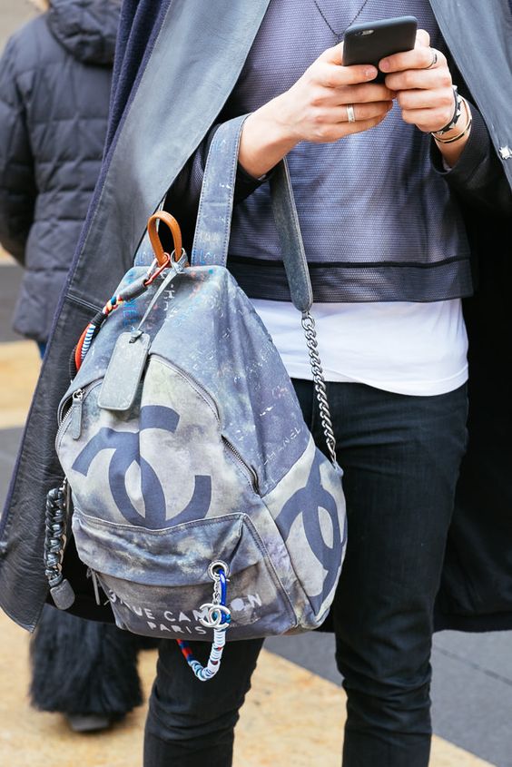 How to Wear Backpack Style Guides moda tendencias looks belleza