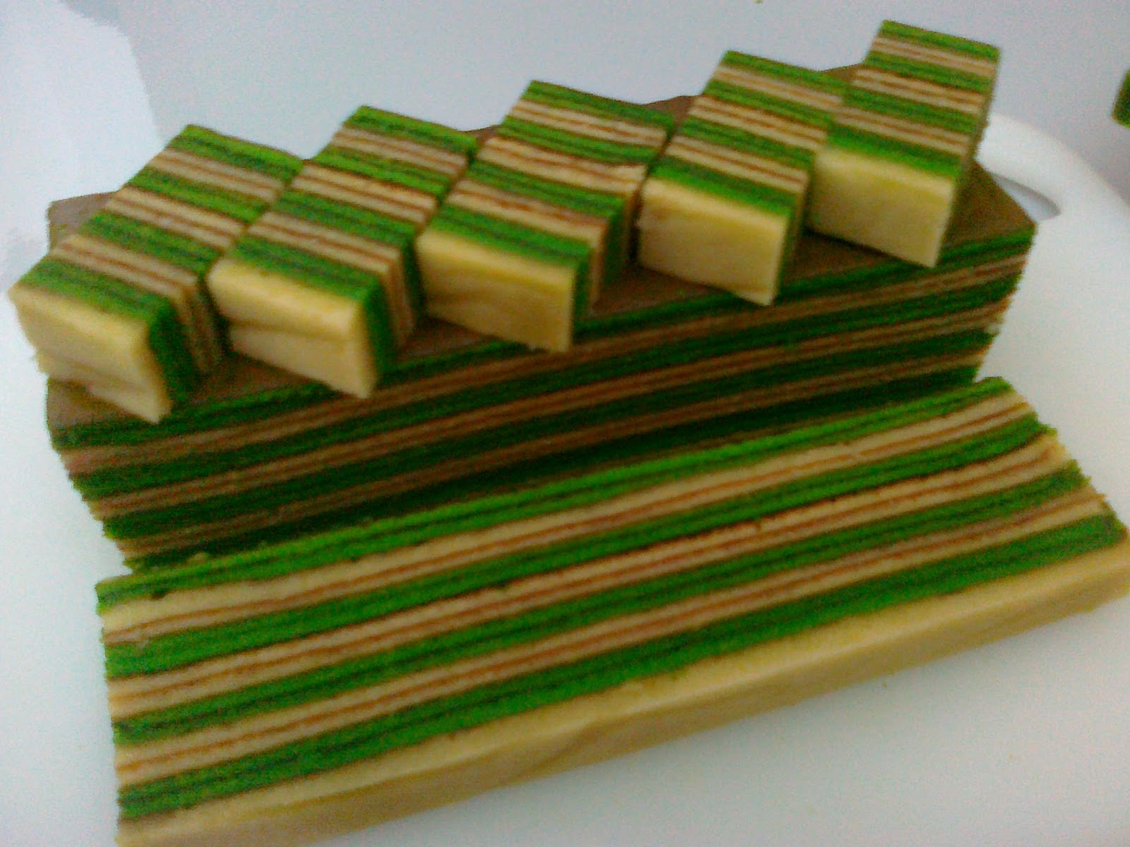 The Masterpiece: Kek Lapis Horlick Cheese