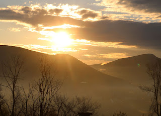 Sun glistens on a tiny patch of mist Sun glistens on a tiny patch of mist