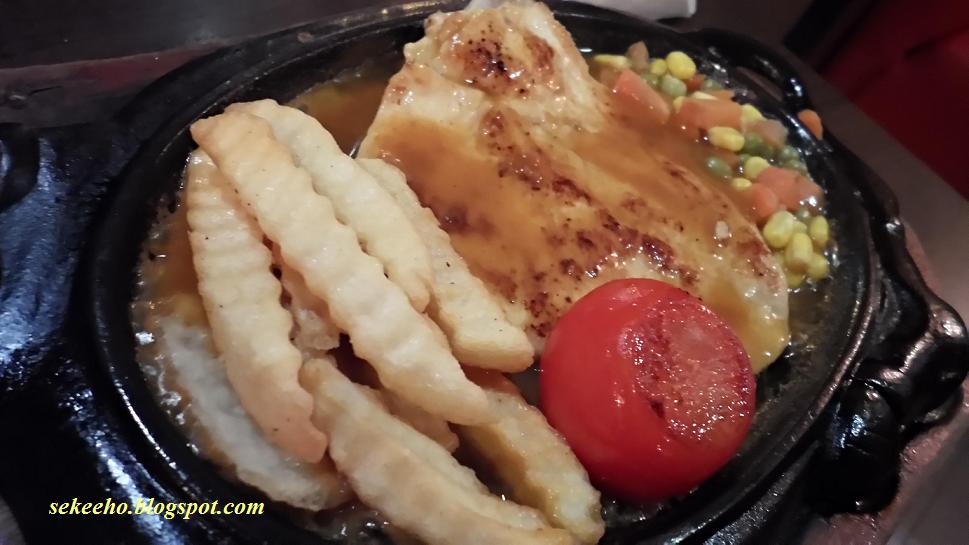 Nice food, Yummy! Salad Bowl Restaurant Butterworth