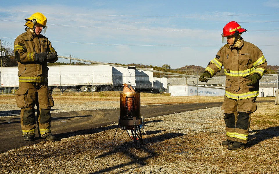 MEC&F Expert Engineers HOW TO AVOID DEEP FRYER FIRES Follow these