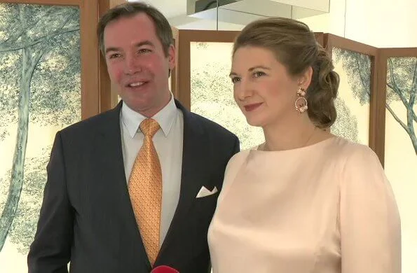 Prince Guillaume and Princess Stephanie are expecting their first child. Hereditary Grand Duchess Stephanie wore a cashmere cape